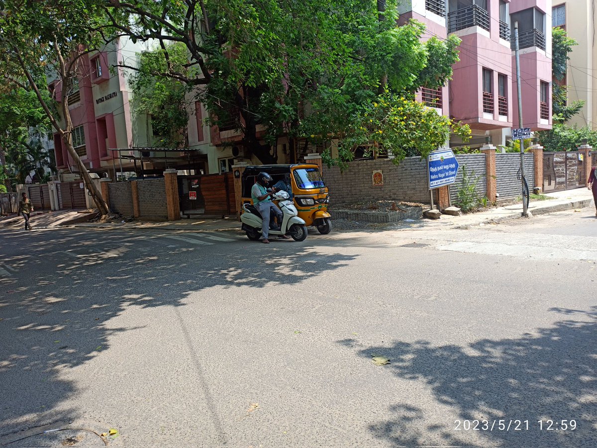 Will @ChennaiTraffic @chennaicorp fix and maintain the street camera fixed in Kasturiba nagar 2nd cross street(intersection of Bakthavatsalam 1st street,Nehru nagar 1st street and Kasturiba nagar 2nd cross street) in Adyar?Please help #SylendraBabuIPS #chennaisafety #streetsafety