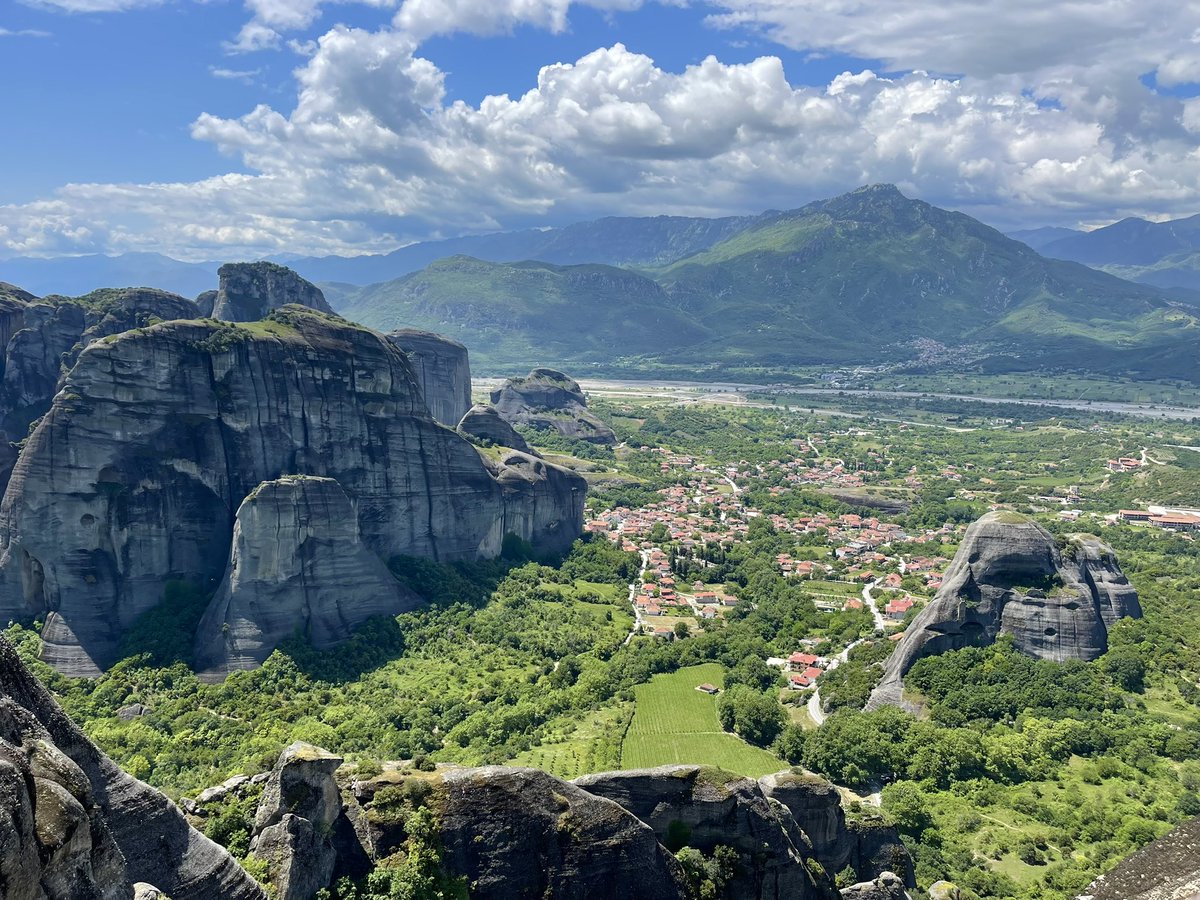 NothingFamiliar's tweet image. Magical Meteora… This place truly feels like it’s out of a dream! 😍🇬🇷
#greece #nature #traveling #explore