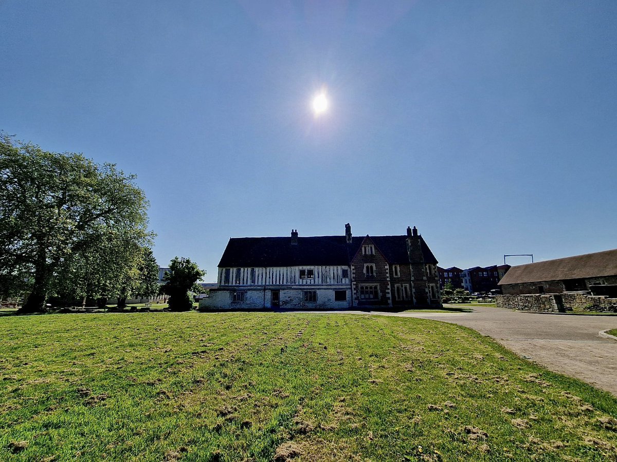 @LlanthonybyGlos #gloucester #llanthonysecundapriory #blueskies #sunshine @VisitGloucester @GloucesterBID @RTGlos