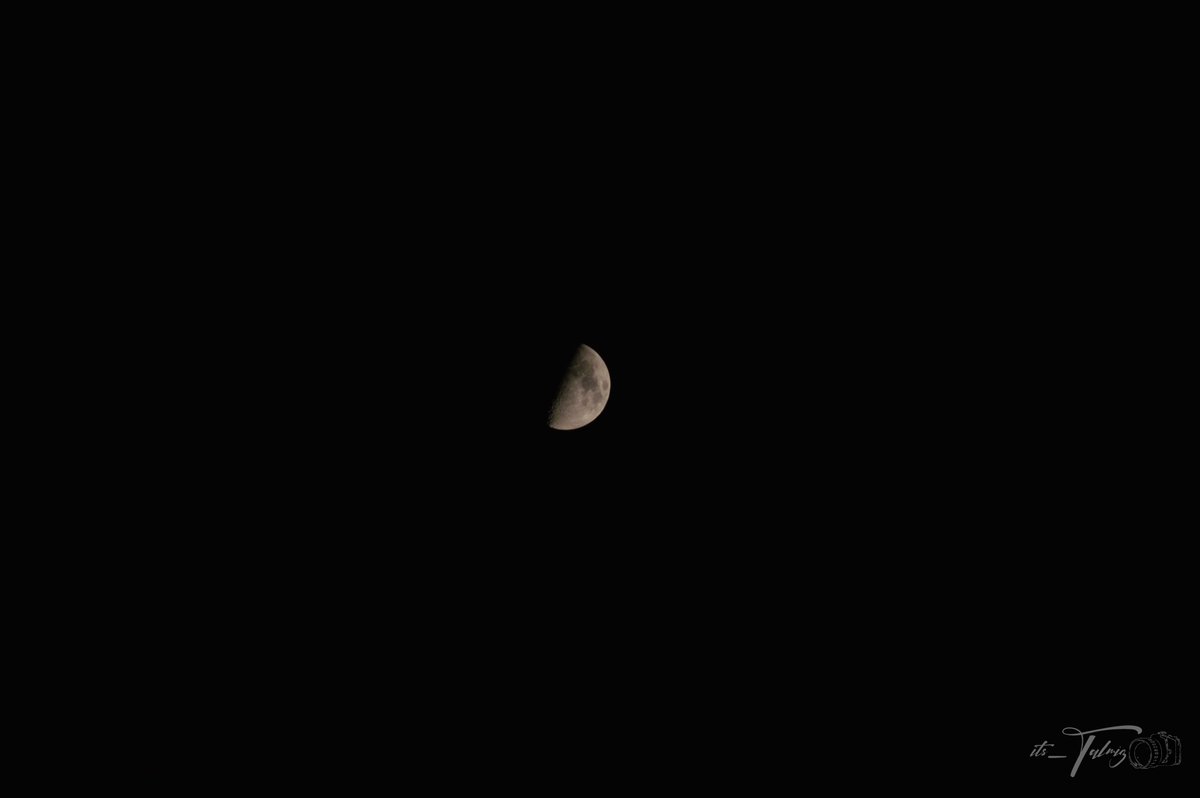 Stargazing under the luminous moonlight 🌕✨

#moonphotography #nightphotography #astrophotography #moonlovers #naturelovers #skylovers #beautyofnature #moonwatch #lunarbeauty #nightscape #nikonlove Mia khalifa
#fullmoon #moonmagic LUMS #moonlightmadness #nikonphotography