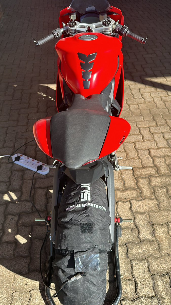 MkivaU's tweet photo. It’s that time.

Let’s hit some laps!

#trackday #mybikemyridemylife #fun #play #redstarraceway https://t.co/EmdhcvM55b