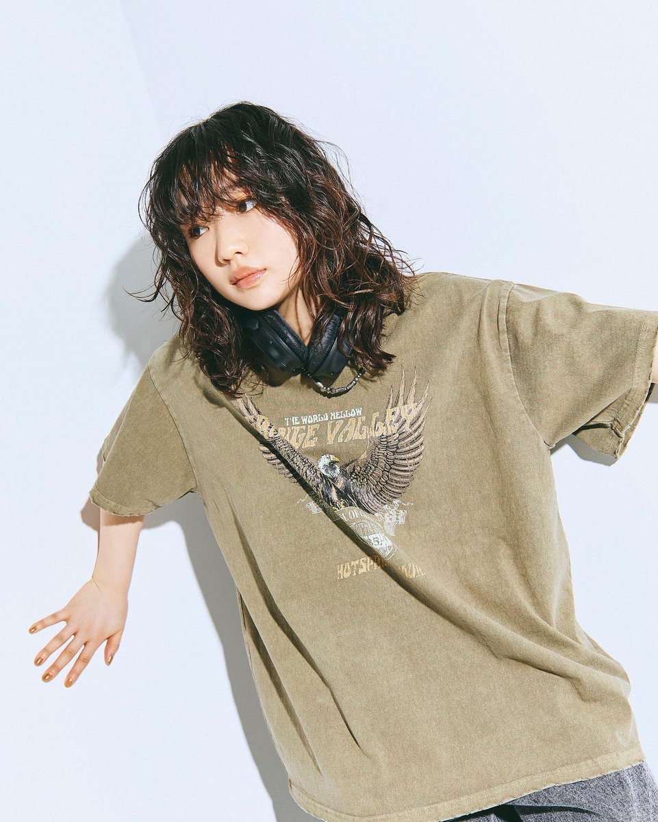 WEGO_press's tweet photo. 🟠WEGO TEE🟠

古着 × にしな

▼MODEL
にしな（ @nishina1998 ）

▼TEE
ピグメントBIGTシャツ
¥2,749(税込)
https://t.co/ImGP7Xqgr6

#WEGO_OOTD #WEGO #ウィゴー #WEGOTEE #遊ぶ集まる動く https://t.co/UxeJPlPZ7J