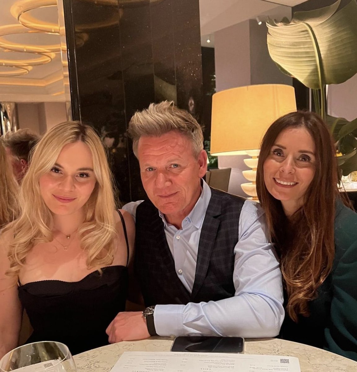 Gordon Ramsay poses with 'beautiful' wife and daughter as they lunch at his restaurant

https://t.co/yVwFSYrka1 https://t.co/hs5IYDY06F