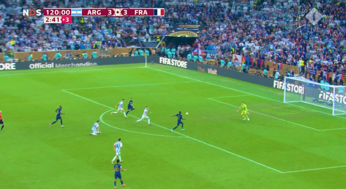 Greatest save in world football 
#WorldCup2022 #ARGFRA #Final ⚽️