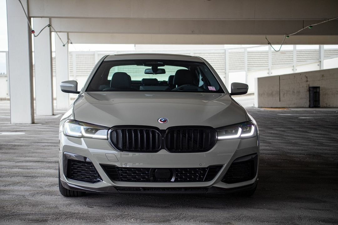 cars_pixels's tweet photo. First time seeing BMW Individual Fashion Grey painted on a non high-performance M car.

📸 BMW Mountainview https://t.co/egwD6hWWQ5
