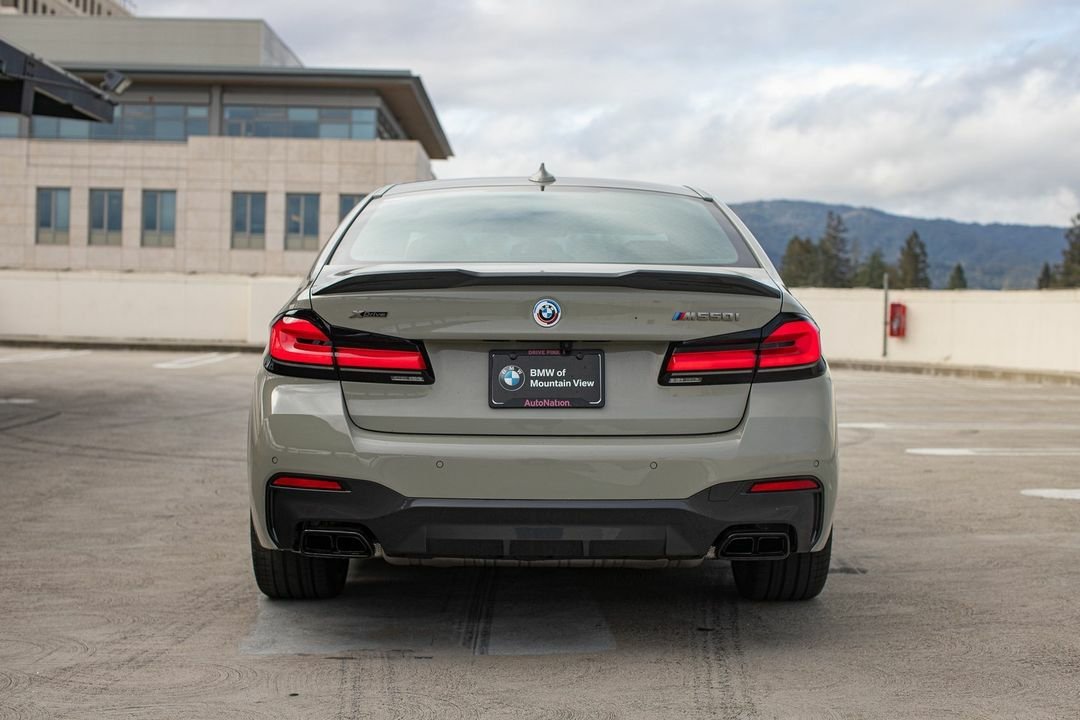 cars_pixels's tweet photo. First time seeing BMW Individual Fashion Grey painted on a non high-performance M car.

📸 BMW Mountainview https://t.co/egwD6hWWQ5