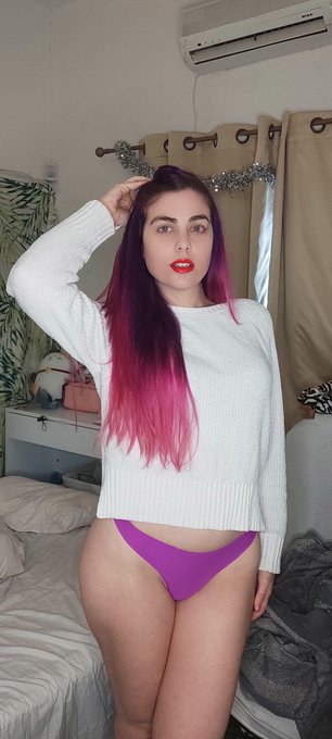 Femdom or Findom? 🐶 OR🐷💵 ? RT for Femdom Like for Findom Comment "I love both" if both https://t.co/