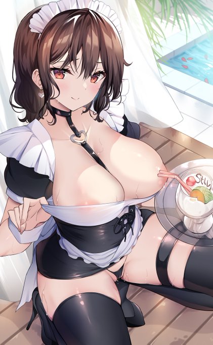 ビキニメイド実憂さん 