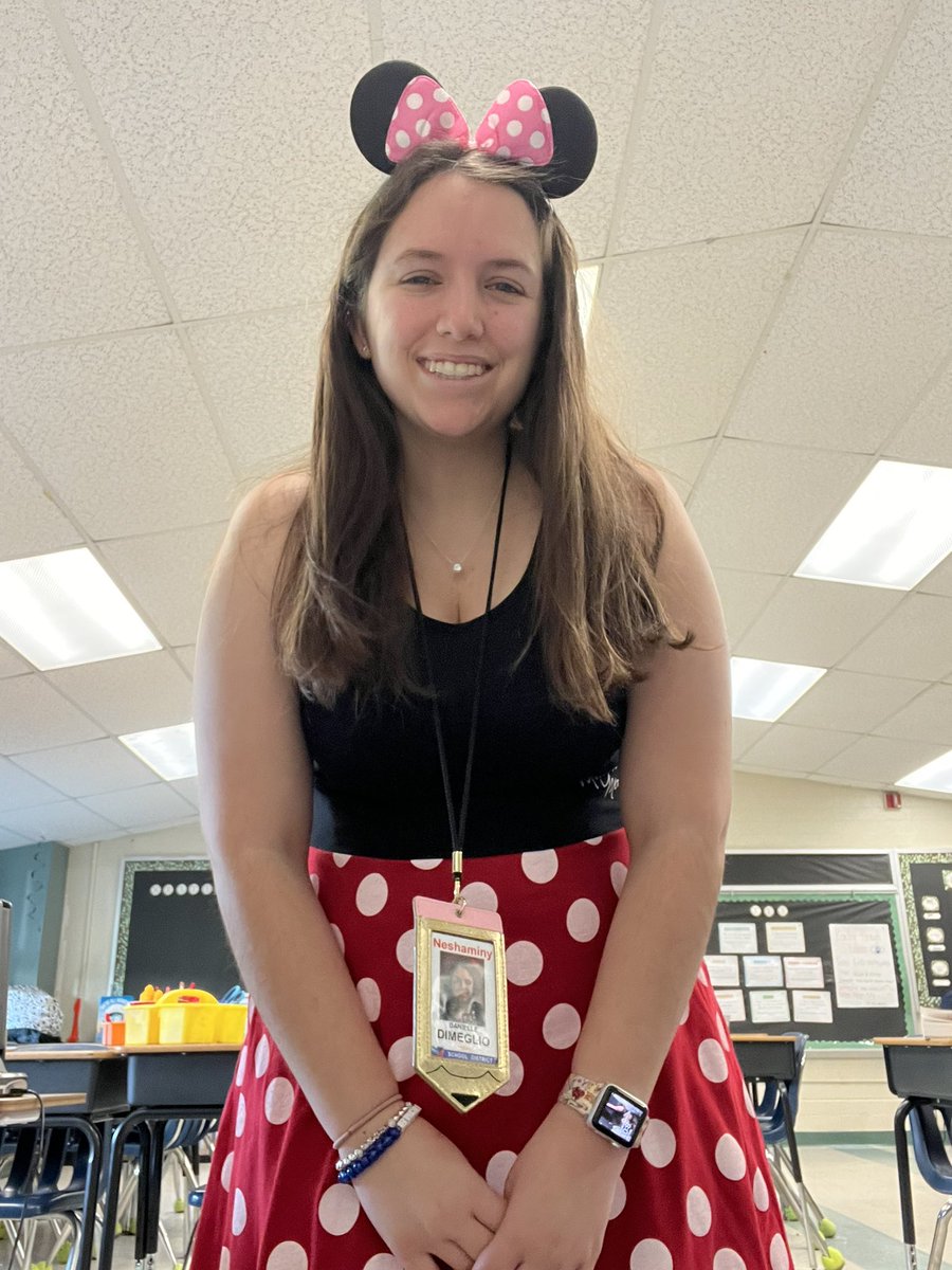 Ms_DiMeglio's tweet photo. Our class earned the most trophies at lunch for the month of April for the most positive behavior! We celebrated with Disney Day! We had Disney English Language Arts activities, Disney math activities, a virtual Disney escape room, roller coaster rides, and some ice cream! 🥳 https://t.co/TYC6Nhd76u