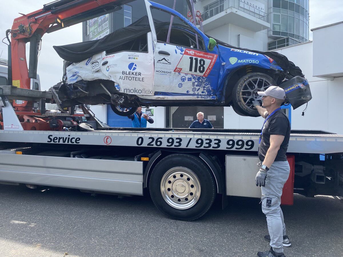 Surely the sportscar community could crowdfund the Dacia Logan coming back  for 2024. Surely., image size:1200x900