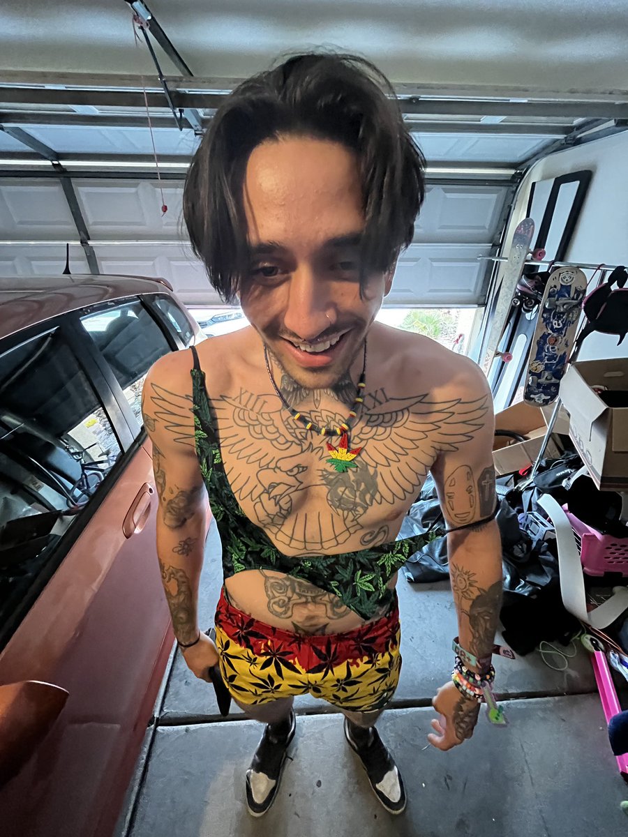 🖤 𝕄𝕒𝕩𝕩𝕪 𝕄𝕚𝕝𝕝𝕚𝕠𝕟 🗡 on Twitter: "RT @thegothbaby: pov: it’s 6 am and