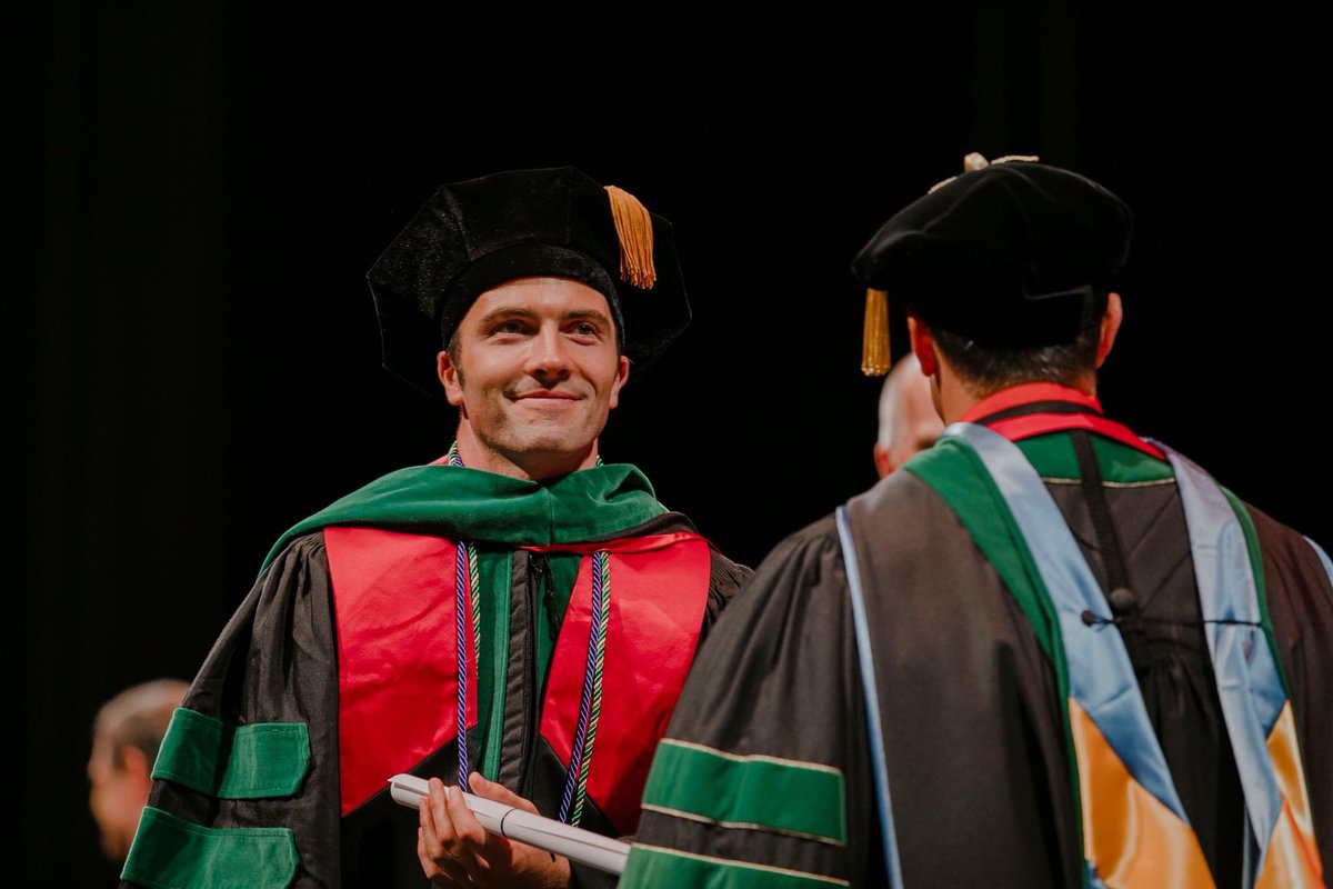 Harrison_Marsh's tweet photo. Shoutout to my friends and family who carried me through medical school @ttuhscmed! Excited to now move forward and begin my training in ophthalmology @TTUHSC! #MedTwitter https://t.co/iMidhxg9V2