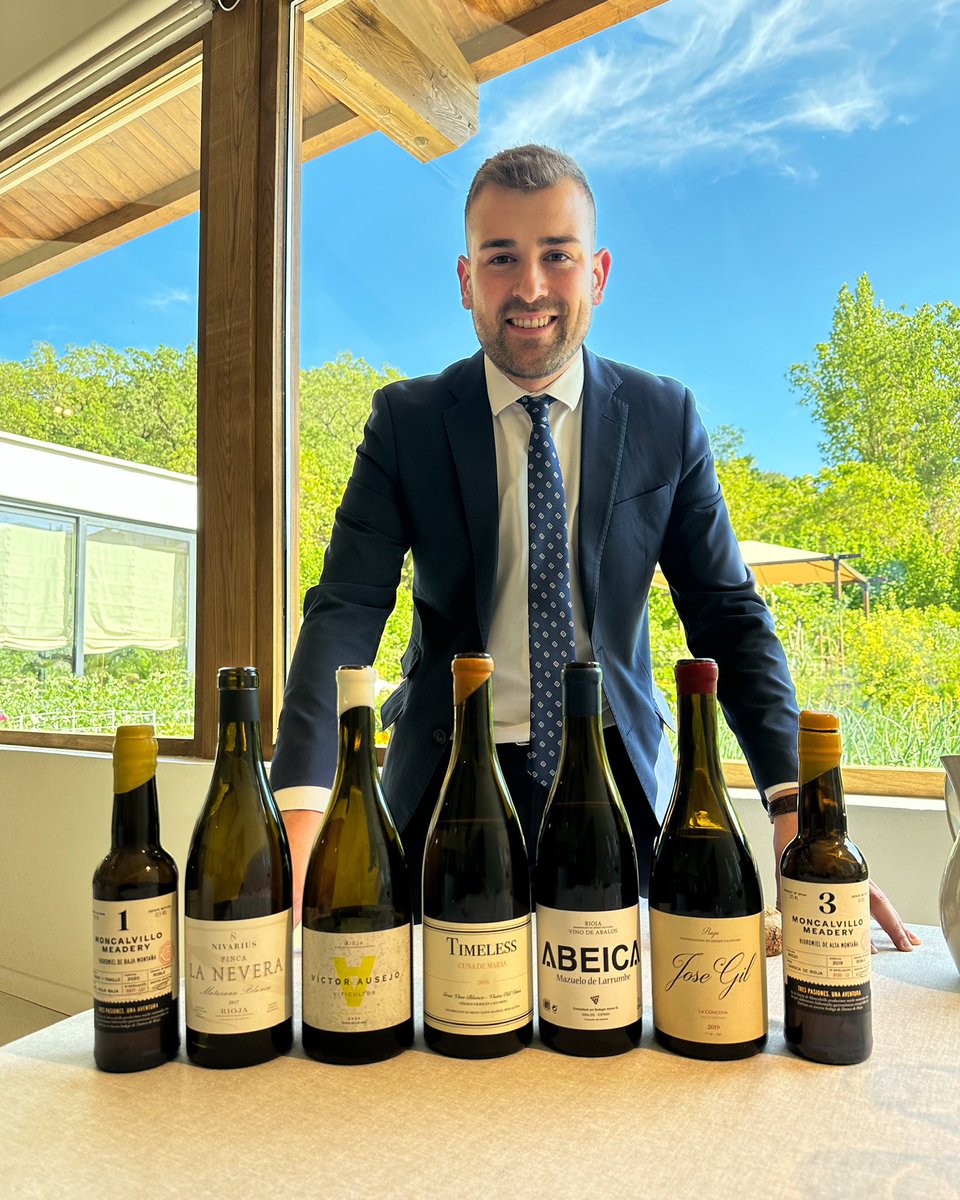 vilaviniteca tweet media