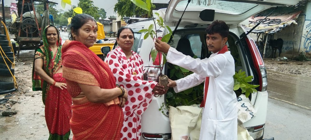 Gulabchandraku6's tweet photo. #जीवन में #अगर #हम #दूसरों की #सफलता को #स्वीकार नहीं करते तो  वो #ईर्ष्या बन जाती है और #स्वीकार कर ले तो #वही #प्रेरणा बन जाती है 👏🚩🇬🇳🌹🌹🌹
@Sandhya_bscp @AJAYAWASTHI108 @poojabmks @RahulGandhi @yadavakhilesh @ChouhanShivraj @Mayawati @ArvindKejriwal @sudhirchaudhary @aajtak https://t.co/VNNAs1PAbD
