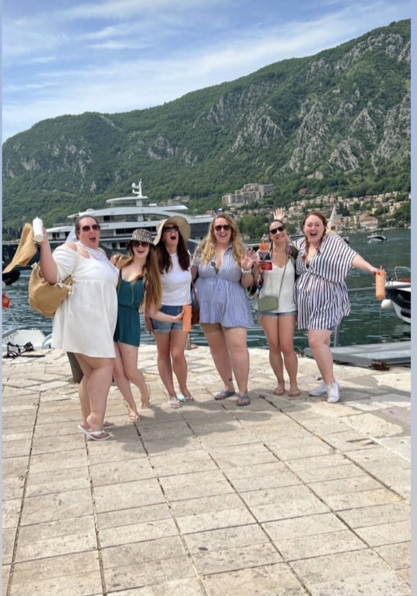 Saturday Day Bride Squad @Gemma_Fox @elle__xx @BeckyAllott @JAJ0hn 💕 #Bridetobe #Montenegro #Henweekend #Beautifulbride 👰‍♀️ 🥂🐬