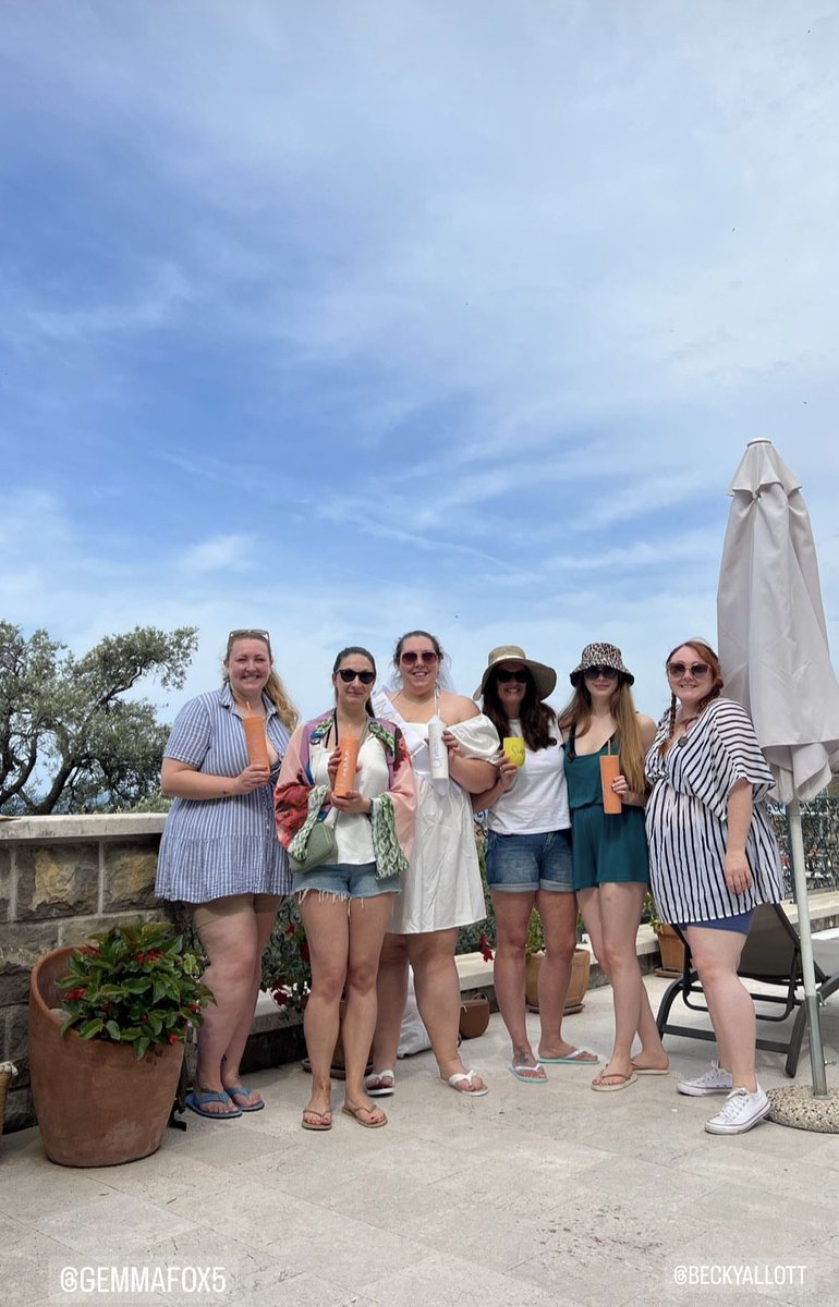 siany1974's tweet image. Saturday Day Bride Squad @Gemma_Fox @elle__xx @BeckyAllott @JAJ0hn 💕 #Bridetobe #Montenegro #Henweekend #Beautifulbride 👰‍♀️ 🥂🐬