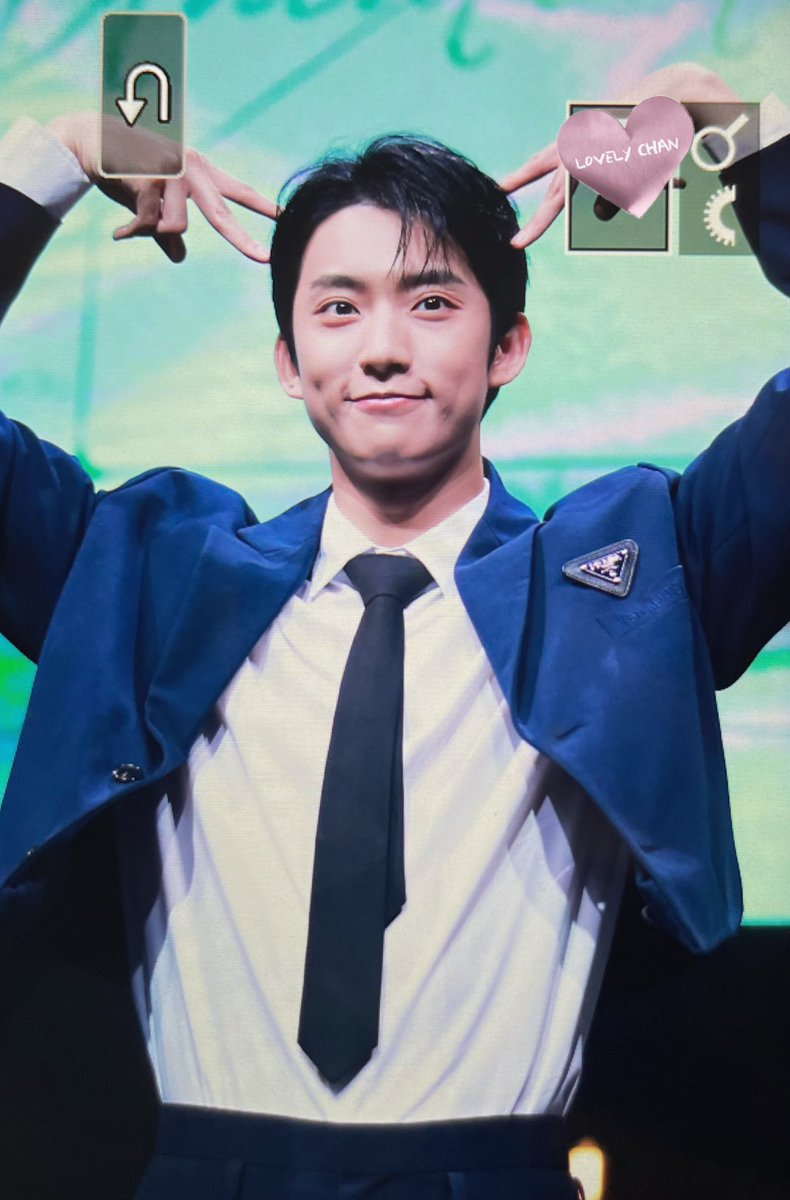 lovelychannet's tweet photo. 230521 비의도적 연애담 팬미팅 2부 
포즈장인 찬잘해요🥰 #B1A4 #공찬 #gongchan https://t.co/mAApiM0iTG