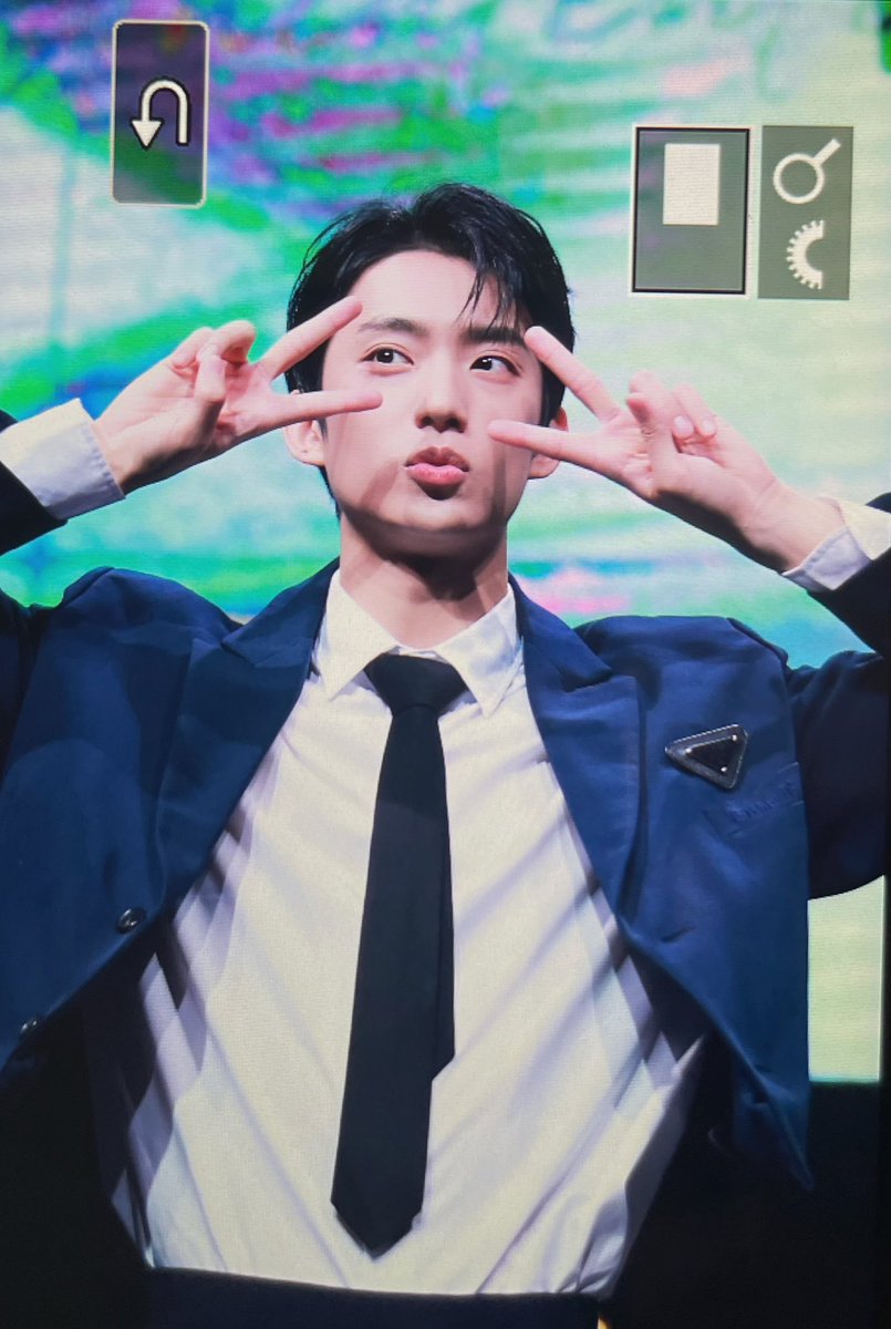 lovelychannet's tweet photo. 230521 비의도적 연애담 팬미팅 2부 
포즈장인 찬잘해요🥰 #B1A4 #공찬 #gongchan https://t.co/mAApiM0iTG