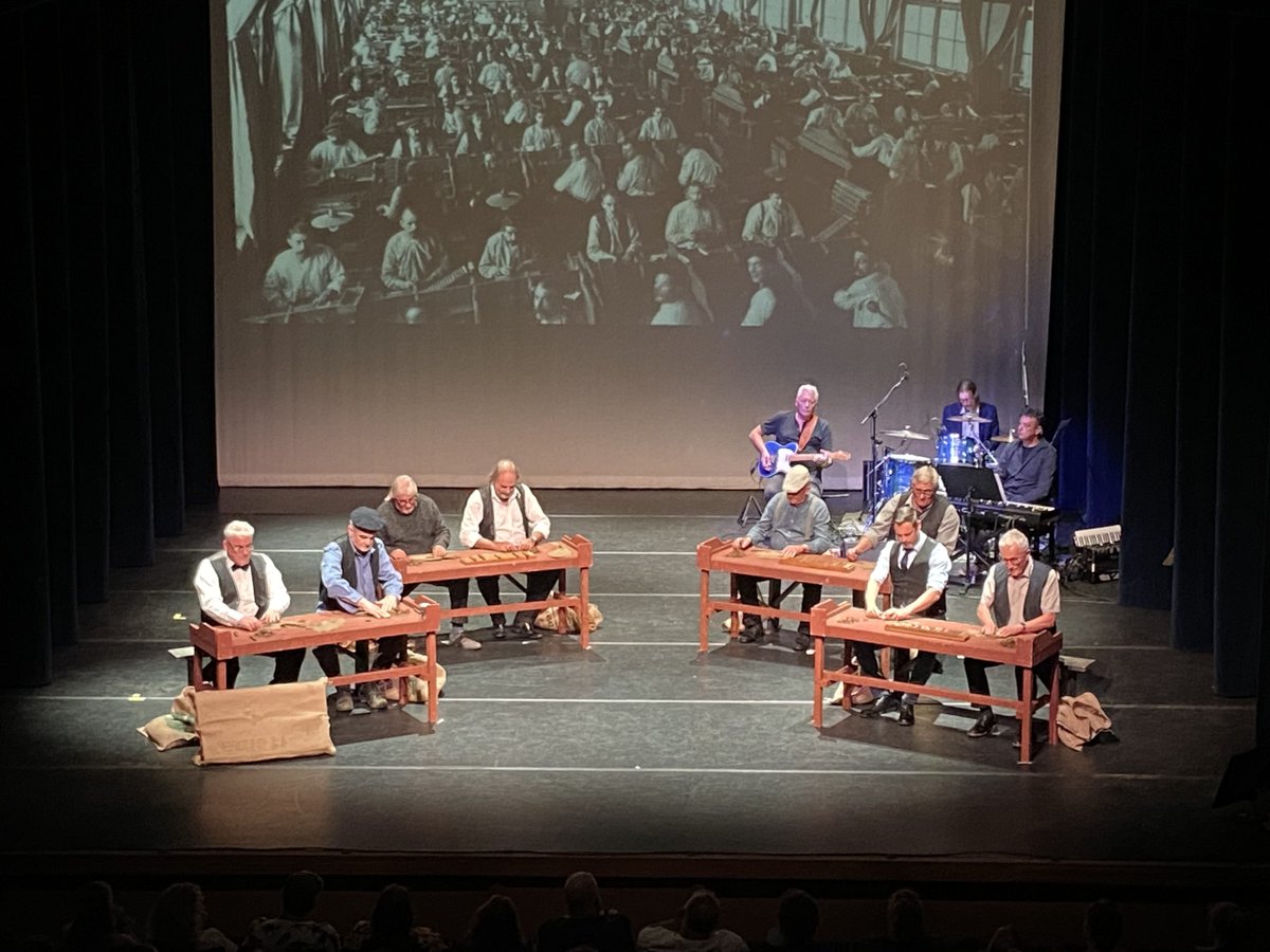 Nieuw bericht op Kampenlive.nl
Allerlaatste uitverkochte voorstelling van "Op zien Kampers" biedt een onvergetelijke avond - kampen-live.nl/2023/05/21/all…