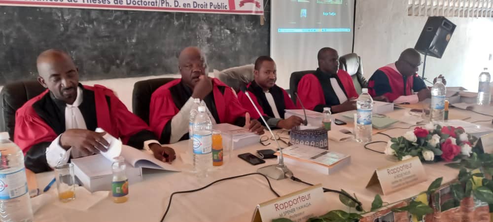 univMaroua's tweet photo. L'#UFD Science Juridique et Politique atteint le quota de 100 docteurs formés. Ceci à la suite de passage du désormais Dr Daouda Idrissou. Il a soutenu devant le jury présidé par le Prof Abané sanctionné par une mention Très Honorable. 
#Minesup
#UMa
#UFDSJP
#FSJP https://t.co/wHrHS9WKO8