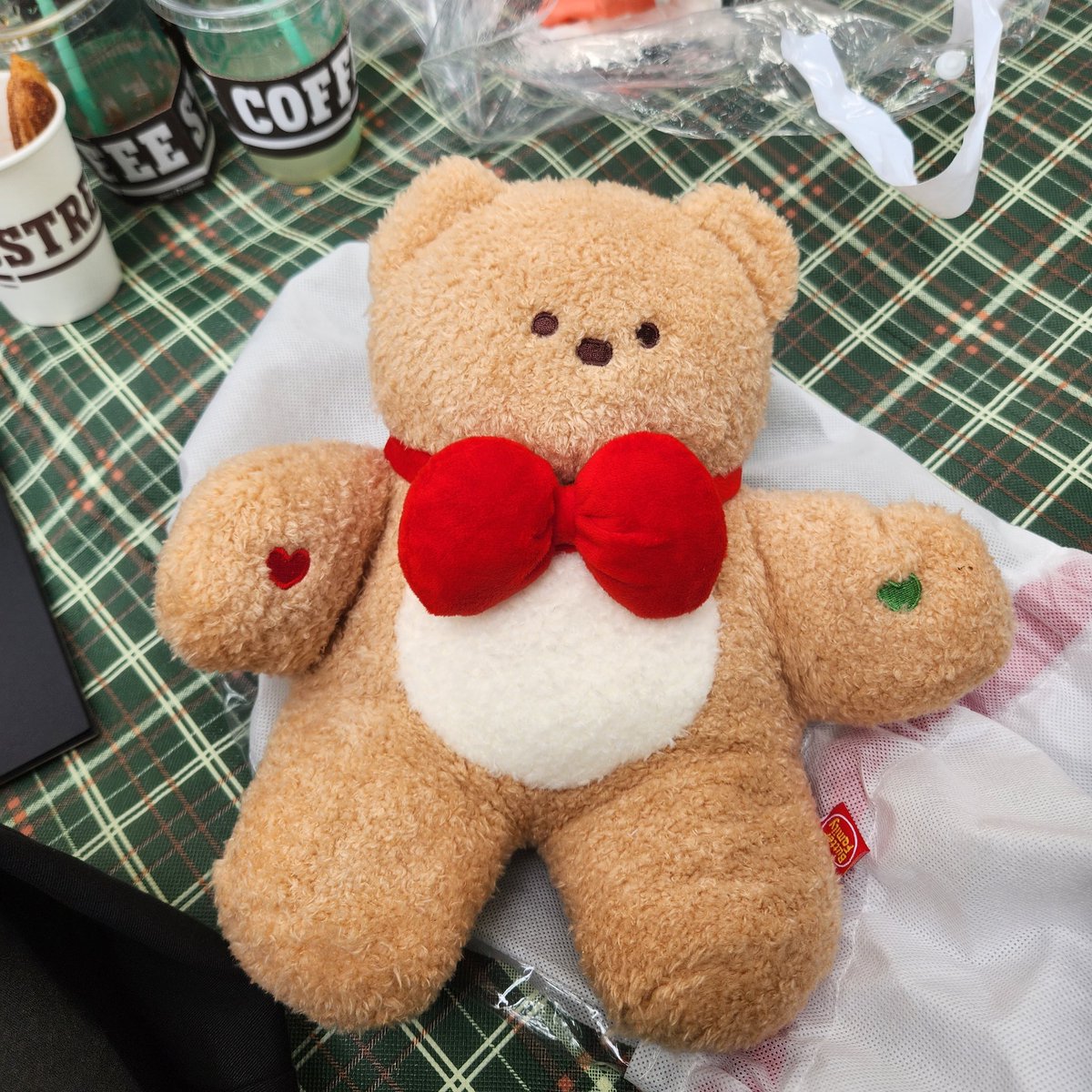 jjhhhyun's tweet photo. 혹시 재현이가 이 곰돌이 인형받는 영상있으신분,., 꼭 저에게 꼭 연락주세요 https://t.co/2GXiHOGI2s