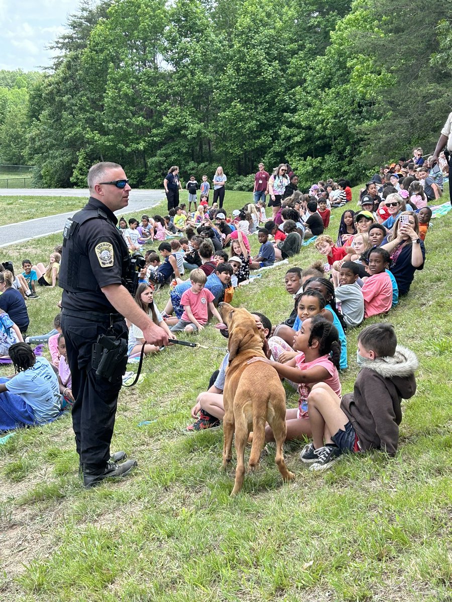 RockyRunES tweet media