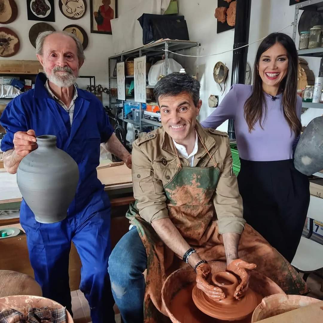 ESTA TARDE, en <a href="/La1_tve/">La 1</a>, a partir de las 20:30h, os espero en <a href="/aquilatierratve/">Aquí la Tierra</a> para ir a Quintana Redonda (Soria). ❤️
 
#MiPueblo #QuintanaRedonda #Soria