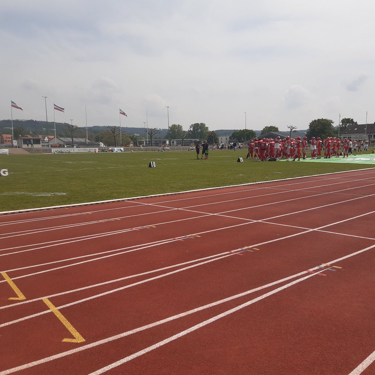 Die <a href="/MercenariesMR/">Marburg Mercenaries</a> im Heimspiel gegen Dresden.  los geht es mit <a href="/Fighti/">Nicolas Martin</a> auf @SportDE_TV