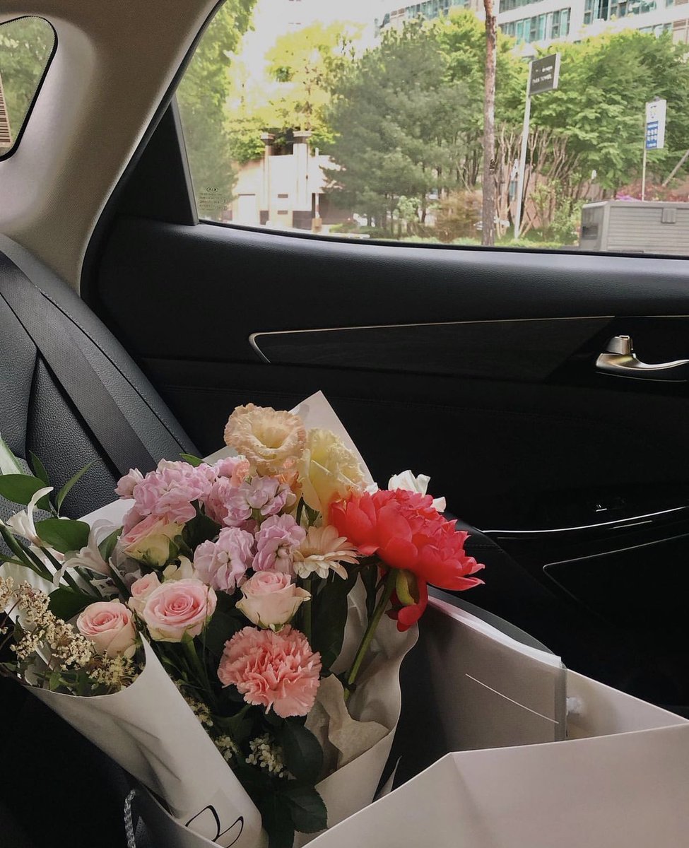 pwede na sa altar sa tabi ni mama mary