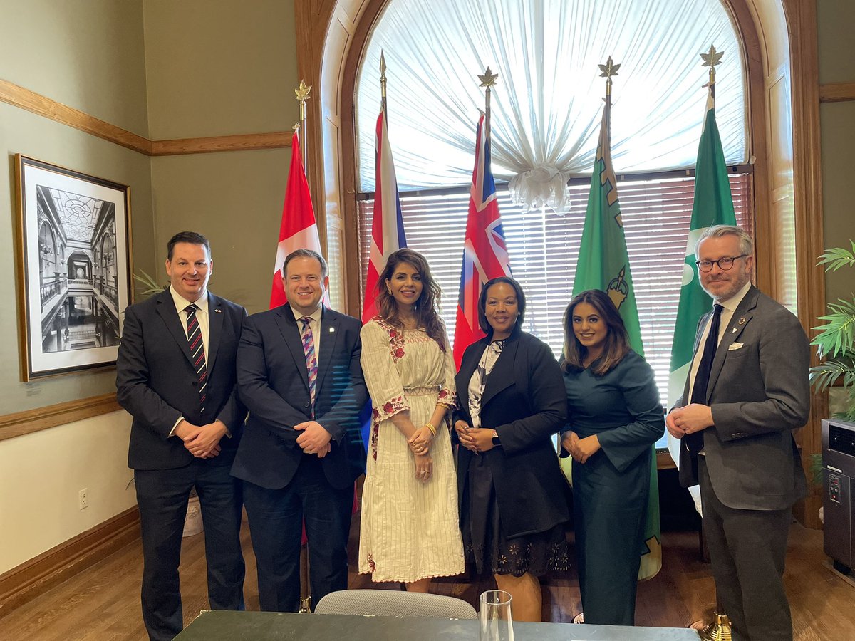 Charmomof5's tweet photo. In my meeting with the UK Delegation, we discussed Ontario’s and the UKs commitment to addressing gender-specific barriers and improving women’s labour market participation, especially in sectors where women are underrepresented.
#WSEO https://t.co/sNnyJb11nd