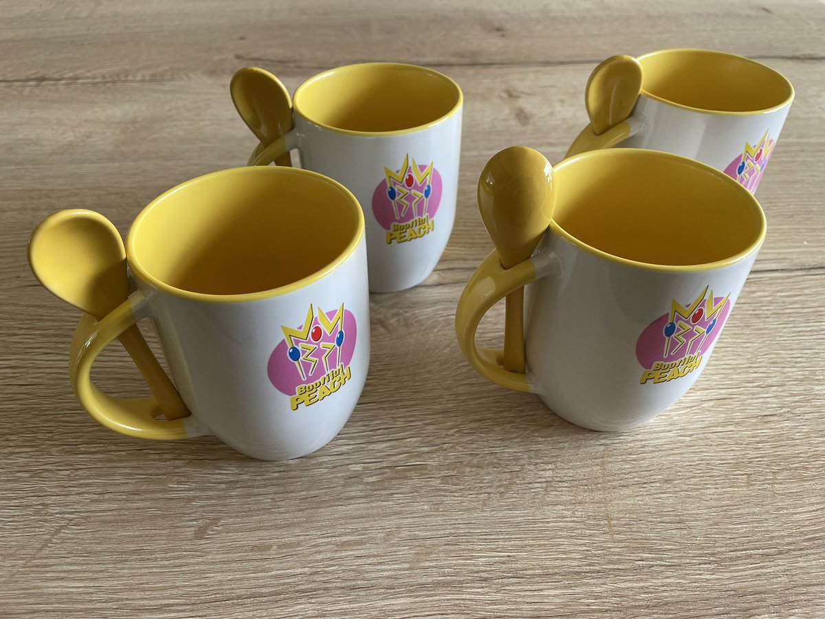 Après mes t-shirt en 2021, les hoodies en 2022, voici les tasses #BootifulPeach exclusives pour les membres de notre association ! ☕️

Comment les trouvez-vous ? 🤩