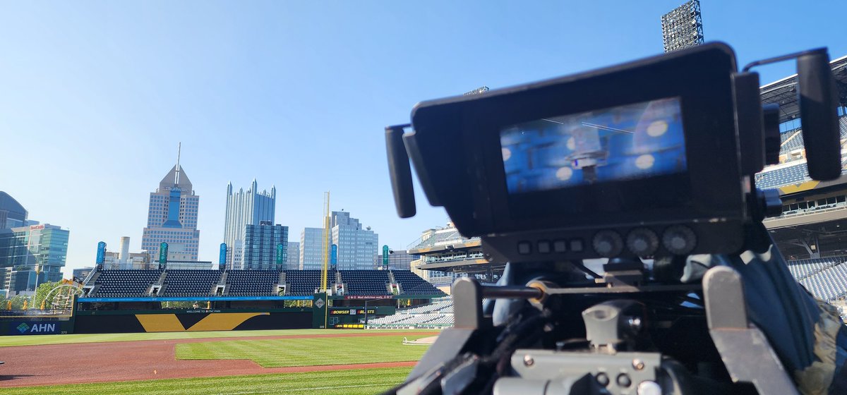 ChewieDaWookiee's tweet photo. A beautiful good morning to all theb#AVTweeps participating in #AVinTheAm from the best ballpark in America.
First pitch 1:05.
#freelance #RiseandGrind #NoWeekend https://t.co/43gTuX1AjD