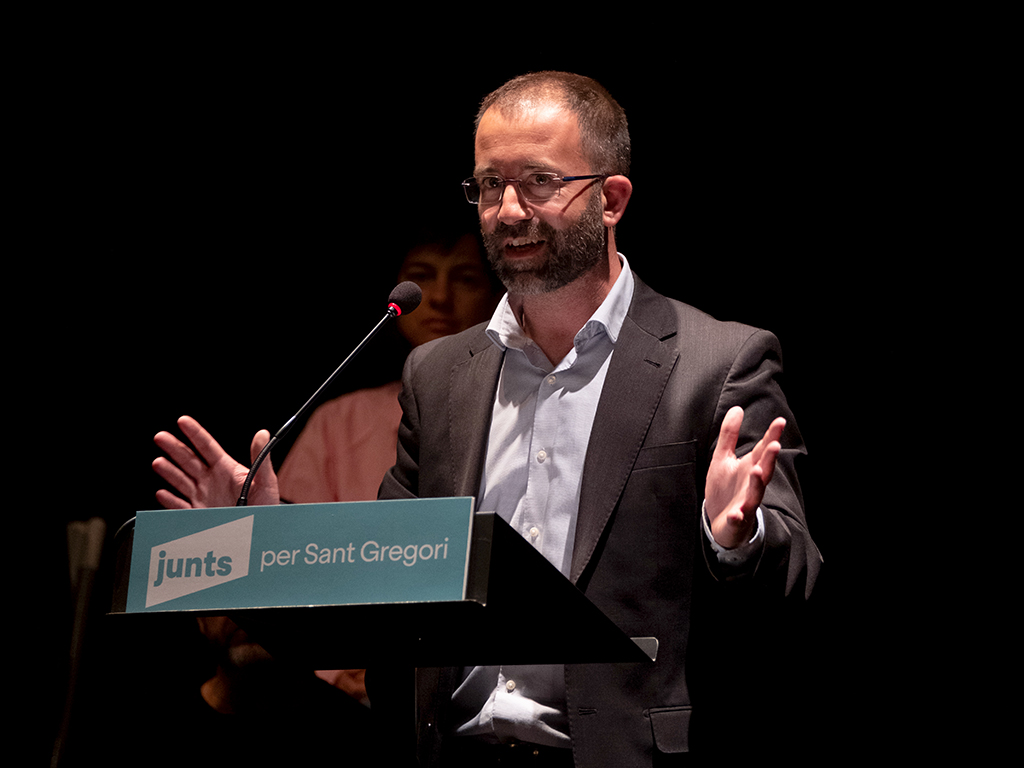 Gironanoticies's tweet photo. Junts per Sant Gregori presenta candidatura i els principals projectes del programa  https://t.co/vZG7g1lQ5r 
Quim Roca, va destacar que el programa  electoral l’han fet amb la màxima participació dels veïns i  entitats

@JuntsXStGregori @jrocaventura @salvaverges https://t.co/ej0aOtpfSG