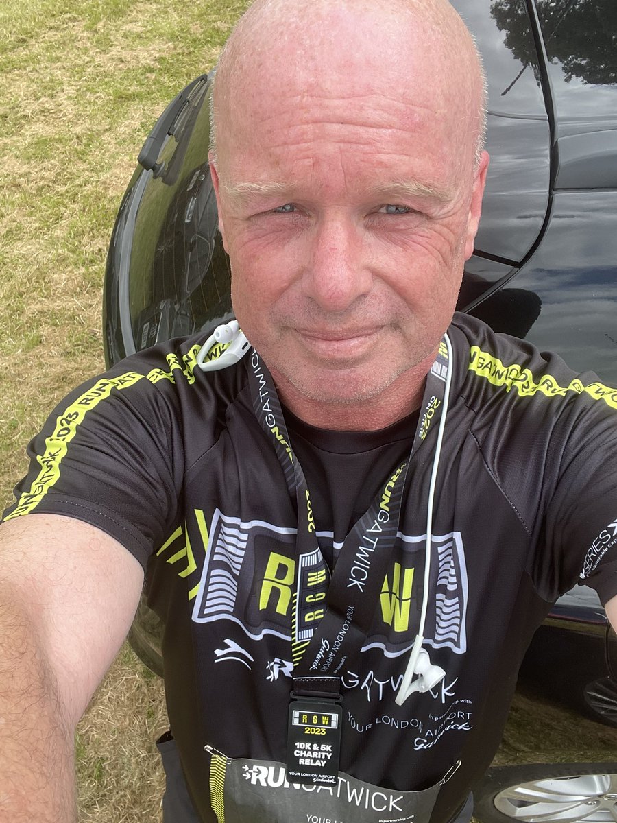 ploddercfc's tweet photo. Stunned myself this morning at #gatwick10k was aiming all year for #sub55 at #55 but training been all over the place & last week fall left me shattered. But maybe rest did me good. Managed to do 53:30 which is my fastest 10K for over 4 years https://t.co/XZVJMr27gs