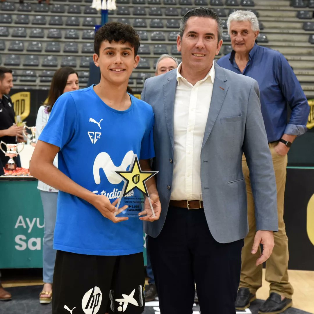 🏆 𝗖𝗨𝗔𝗗𝗥𝗢 𝗗𝗘 𝗛𝗢𝗡𝗢𝗥 del #FEBCadeteM2023:

💥 MVP: 𝗦𝗶𝗱𝗶 𝗚𝘂𝗲𝘆𝗲
👌 Anotador: 𝗠á𝘅𝗶𝗺𝗼 𝗚𝗮𝗿𝗰í𝗮-𝗣𝗹𝗮𝘁𝗮
💪 Reboteador: 𝗜𝗮𝗻 𝗣𝗹𝗮𝘁𝘁𝗲𝗲𝘂𝘄
🤝 Pasador: 𝗦𝗲𝗿𝗴𝗶𝗼 𝗖𝗼𝗿𝗿𝗮𝗹𝗲𝘀
⭐ MVP de la final: 𝗗𝗲𝗰𝗹𝗮𝗻 𝗗𝘂𝗿𝘂

#SomosEquipo #Cantera