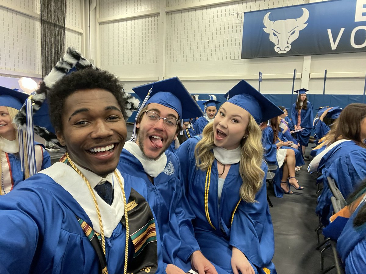 brooke_2448's tweet photo. #UBClassof2023 https://t.co/eOvOxkMf62