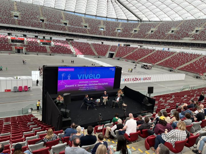 WieleLiterPL's tweet photo. Jeszcze tylko kilka godzin potrwają Targi książki i mediów na @PGENarodowy https://t.co/fpozEG3Q96