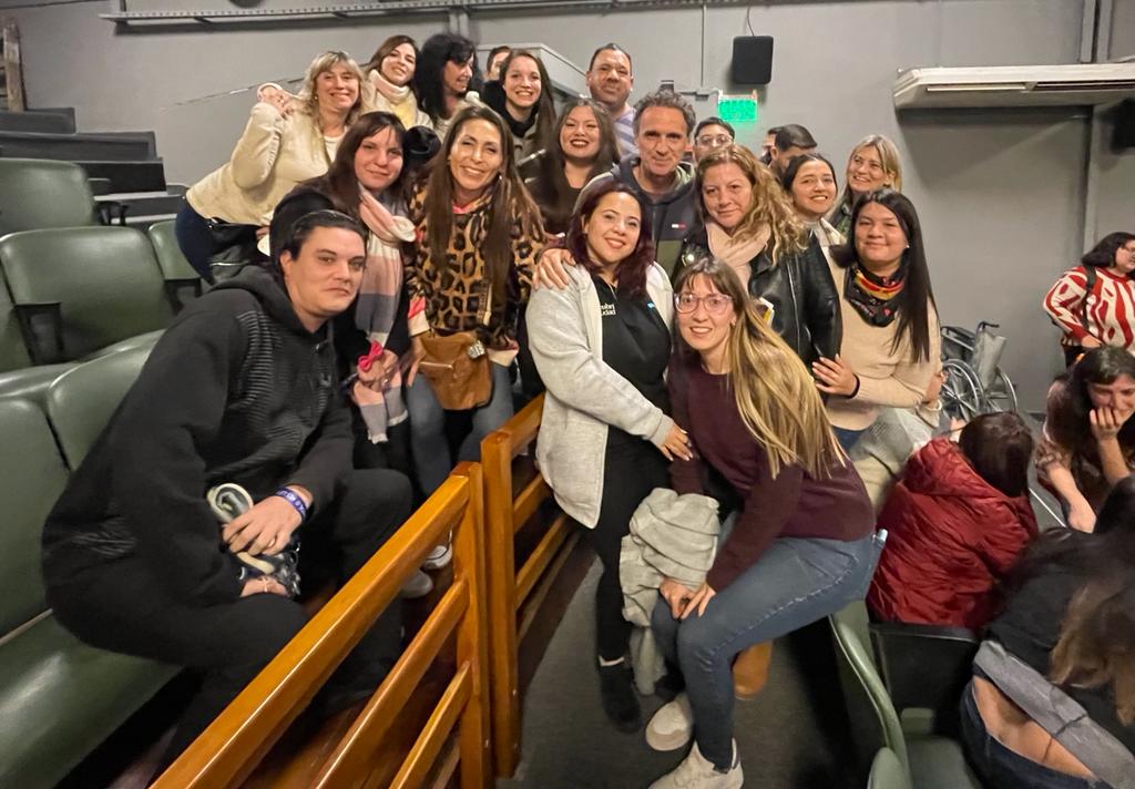 Con trabajadorxs y vecinxs, acompañamos a familiares de víctimas de siniestros viales que a un mes de la reforma de la Ley Nacional de Tránsito organizaron un cine debate para reflexionar sobre las terribles consecuencias del alcohol al volante. 

<a href="/fmoreiraok/">Fernando Moreira</a> <a href="/gkatopodis/">Gabriel Katopodis</a>