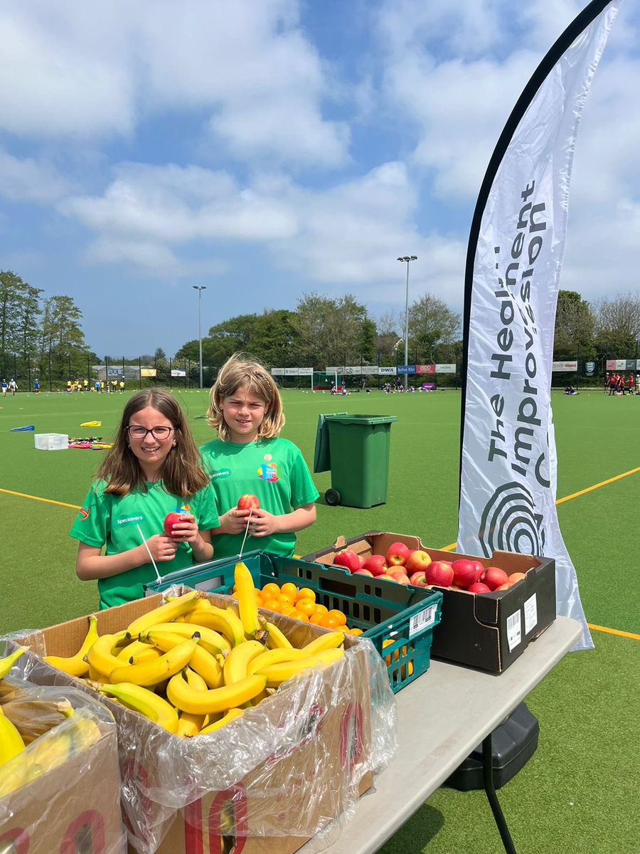 Our #EatWell team were thrilled to see young cricketers, skateboarders, hockey, rugby and softball players enjoying the fruit on offer. Healthy and free snacks for everyone! 🇬🇬 

🍎 🍊 🍌 

@guernseysports #YouthGames @guernsey2023