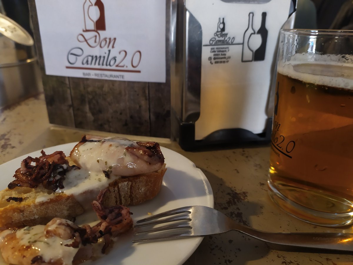 Msol59's tweet photo. 😃 #Domingueando con David #ElConvento (🙄olvidé hacer foto de 🍺🦪y mejillones😋) #Dogos👌🏿😋y #DonCamilo con su rico chipirón🦑👌🏿🤤😋😉 https://t.co/YkaHO6h7RY
