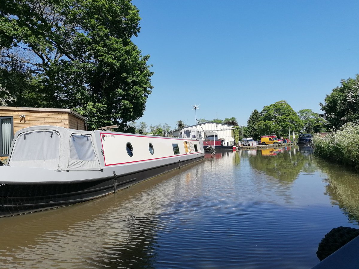 EWMPaul's tweet photo. Cruising past Hanbury wharf this morning.
@AbcBoatHire
#canalboatlife
#hanburywharf
#abcboathire https://t.co/LGbar8hjH4