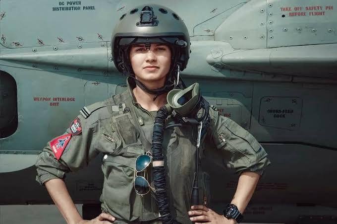 Vivekmadhvimuku's tweet photo. In 2018, Avni Chaturvedi became the first Indian woman pilot to take a solo flight in a MiG-21. In 2018 Avani was promoted to the rank of #Flight_Lieutenant. In 2023, she became the first woman #FighterPilot of the @IAF_MCC to take part in an aerial wargame abroad, which she did in Japan.