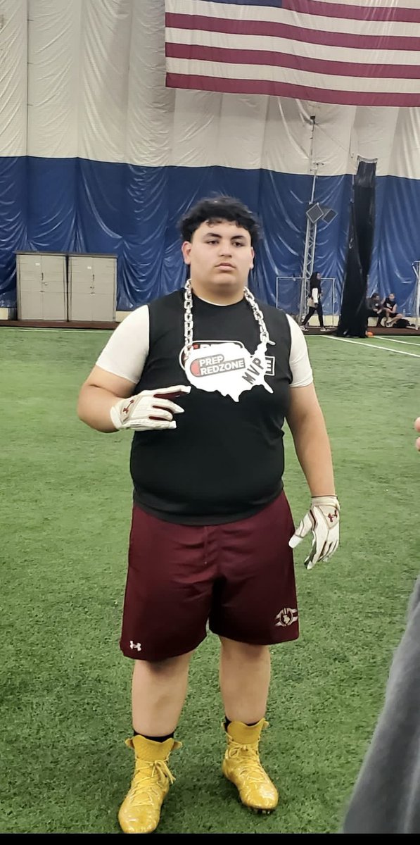 cj_malespin's tweet photo. Thank you @PrepRedzone and @PrepRedzoneNY for this great event. I am honored to say that I won Oline MVP showing my hard work and talent. https://t.co/CPTfpJ2Vis