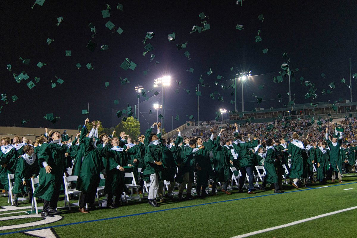RT StrakeJesuit: GAUDEAMUS! Congratulations, Class of 2023! Remember your baccalaureate homily: “Go out into the world and love just like God loves, with a joyful, untroubled heart.” #jesuit2023 #amdg #wearesj