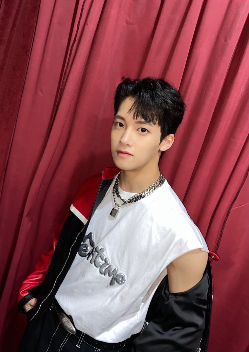 starunaa's tweet image. jujur ak tkut bgt🙏