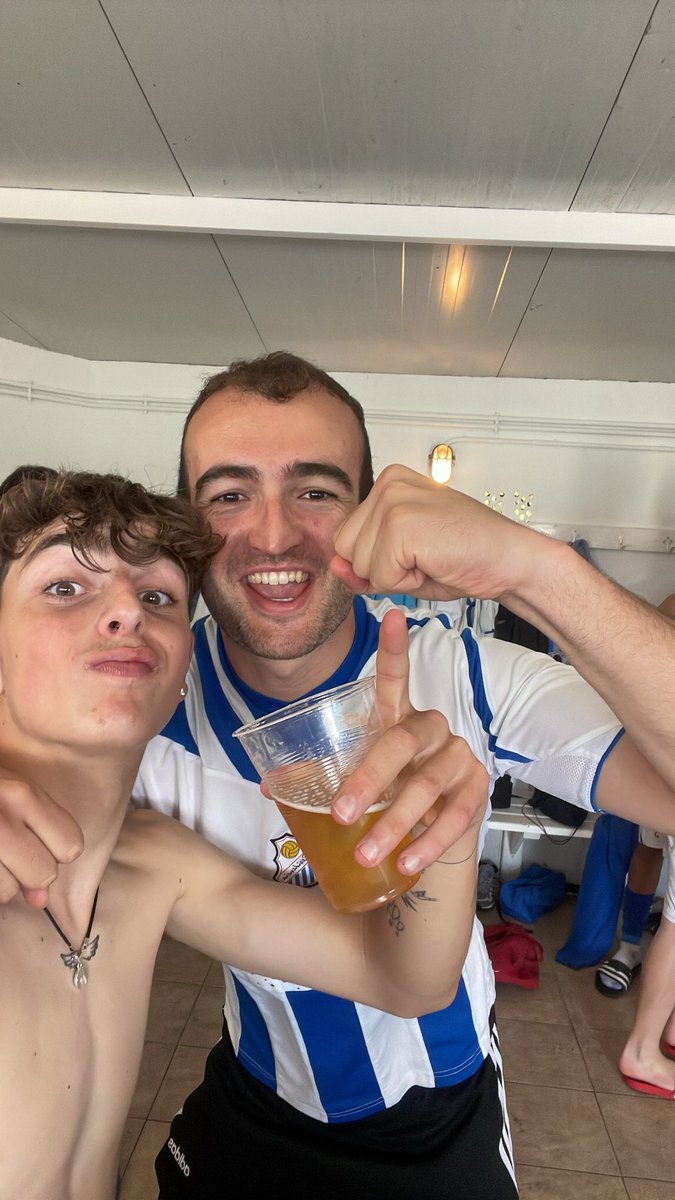 alonsoolc's tweet photo. unos se quedan otros se van👋👋👋 https://t.co/sJf1SY0f5O