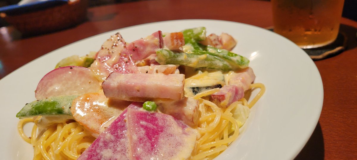 th_pinky's tweet photo. 鎌倉観光してきたー！
野菜たっぷりのカルボナーラ！

ほんと美味しかったな😊✨️ https://t.co/PTggxvPJyg