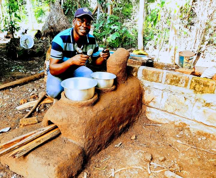 PermoafriCentre's tweet photo. Design mud rocket stoves https://t.co/0iN9Mog4aG