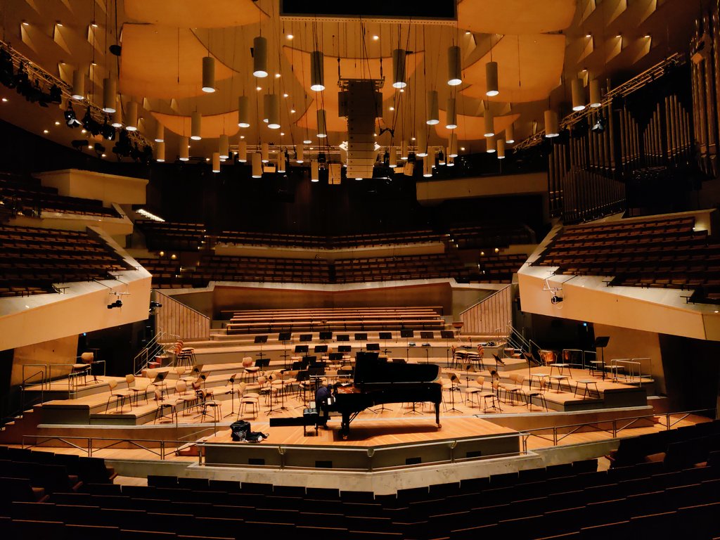 IvanCDG's tweet photo. 🇨🇿 Reicha Piano Concerto at Berlin Phil in 1 hour! w @Kawai_Global https://t.co/Dhr6F9n5C8