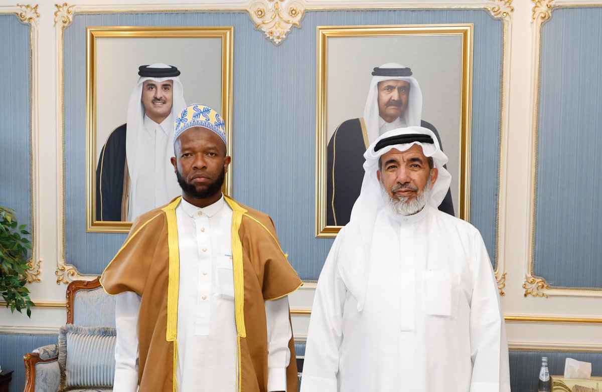 Burundi_InQatar's tweet image. Le Ministre qatari des dotations &amp;amp; des affaires islaminiques, SE Ghanem bin Shaheen bin Ghanem Al Ghanim, a recu en audience, 1 délégation de la #COMIBU conduite par Sheikh Salum NAYABAGABO, Rep. Légal de la #COMIBU à @MuyingaProvince. Sujets: #Santé,#Education, #Prédication, ...
